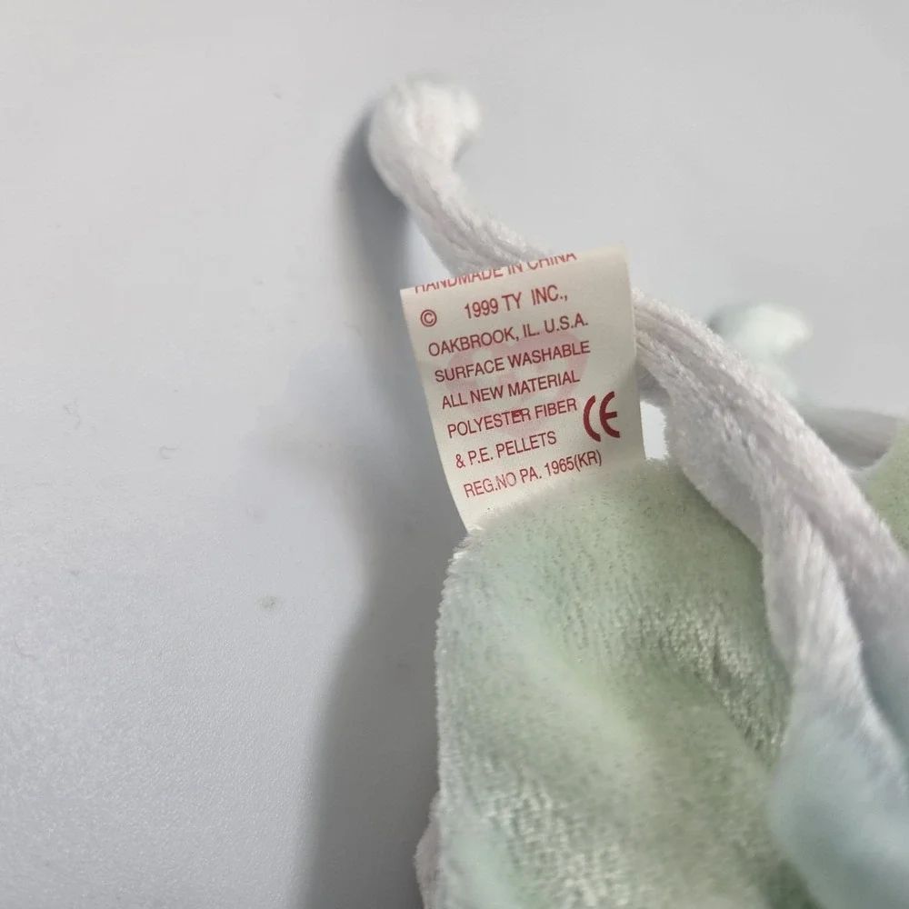 Ty Beanie Baby‎ Goochy the Jellyfish DOB November 18, 1998 Tag Protector